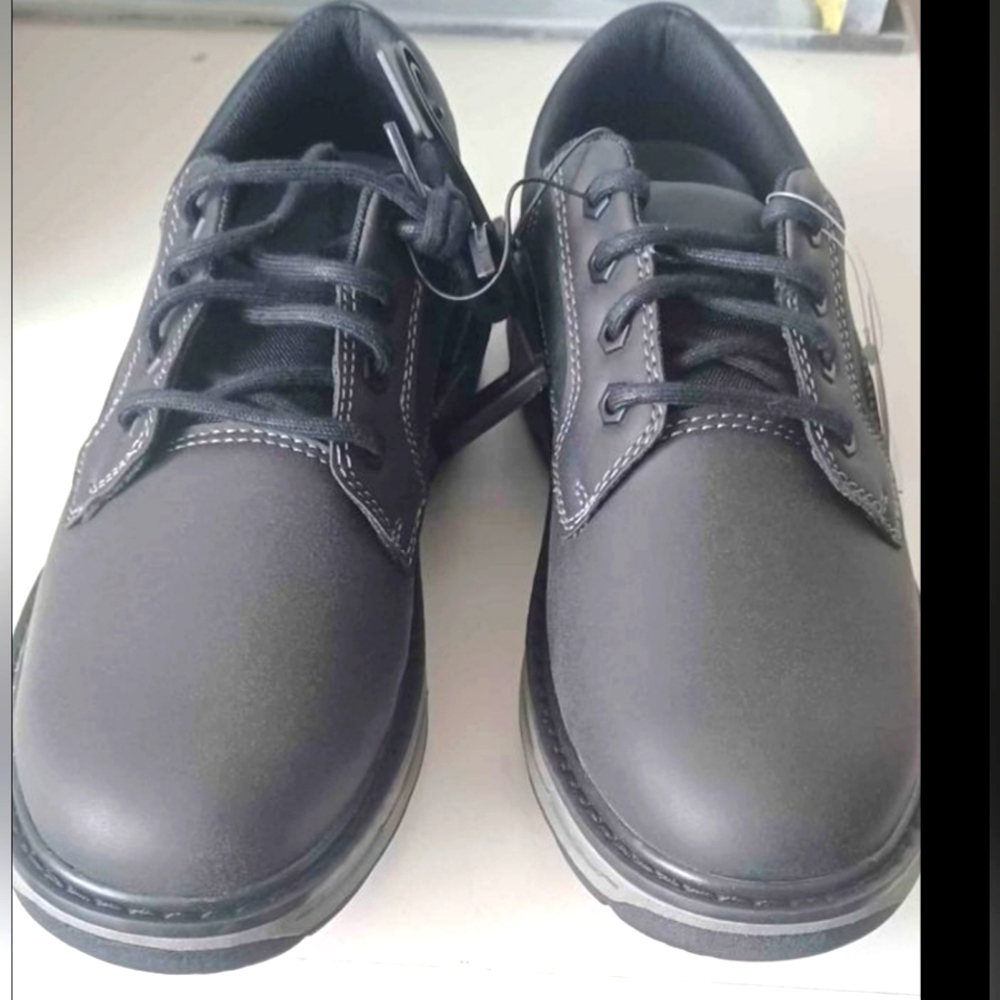 NWT Men Size 7